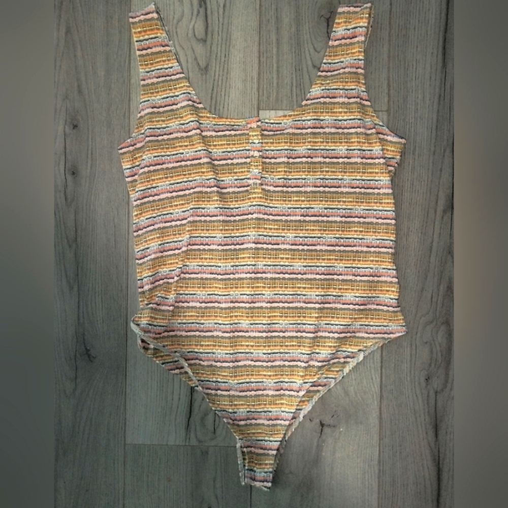 Peachy colors striped knit bodysuit stretchy size Large wild fable nwot
